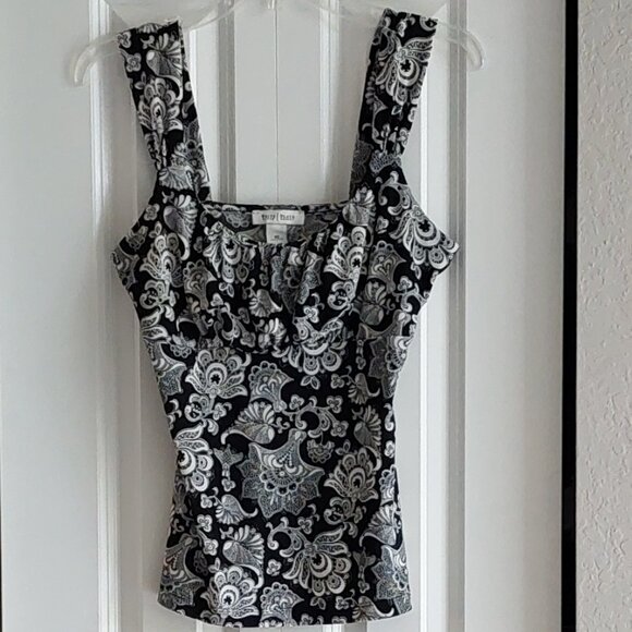 White House Black Market | Tops | Whbm Floral Print Sleeveless ...